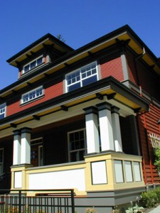 Skylight-Homebuilders-Bend-Oregon-half-house-front-med