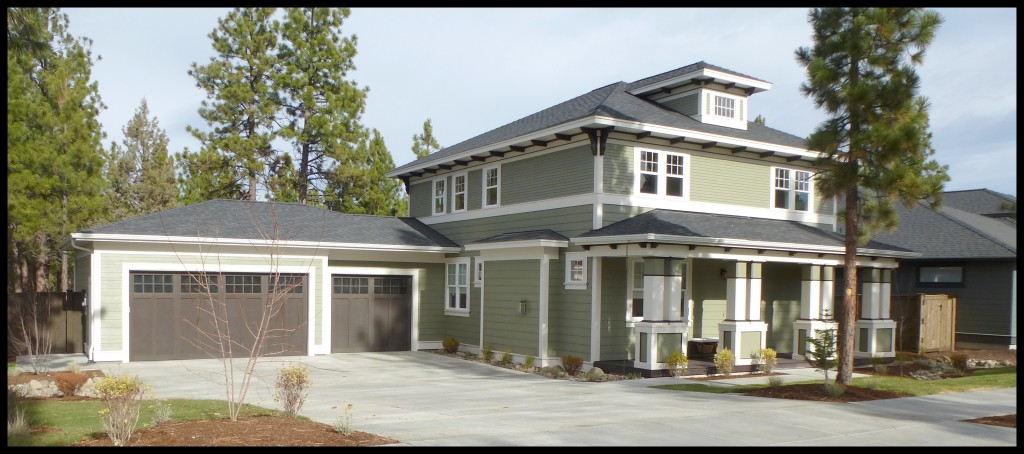 West-Side-Bend-New-Homes-Skylight-Homebuildets-2346-Frazer-Lane-Front-panorama
